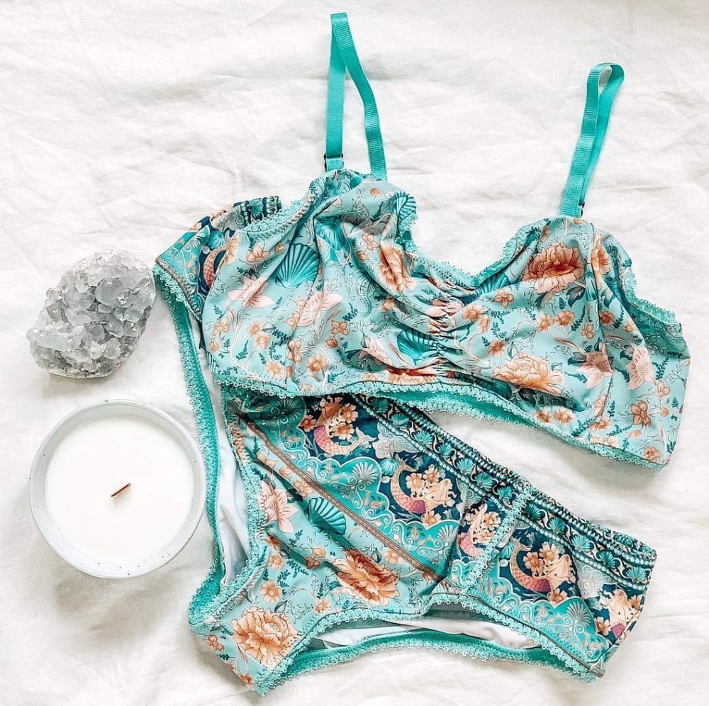 Seashell Intimates Set